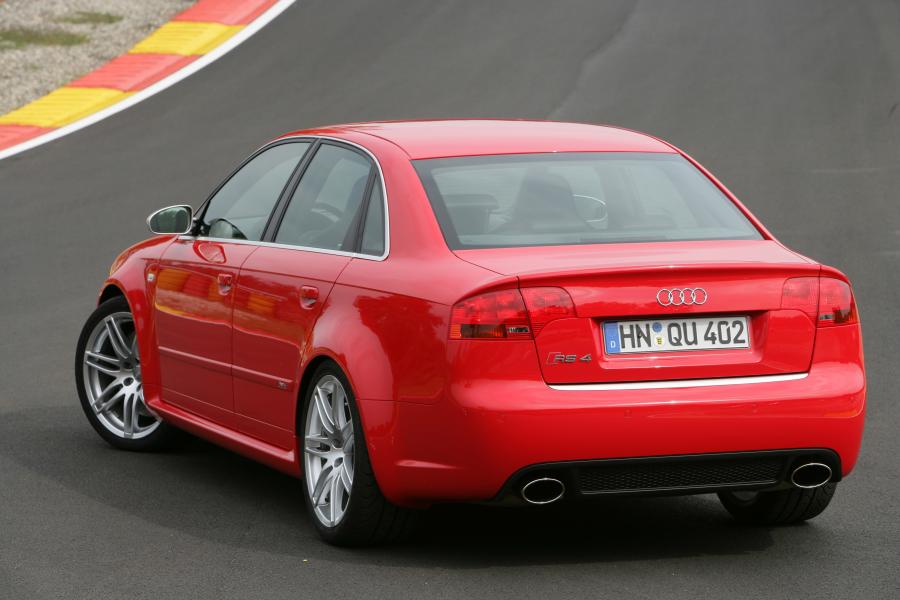 Audi RS4 Sedan (B7, 8E) 2005 года  (фото 10 из 48)